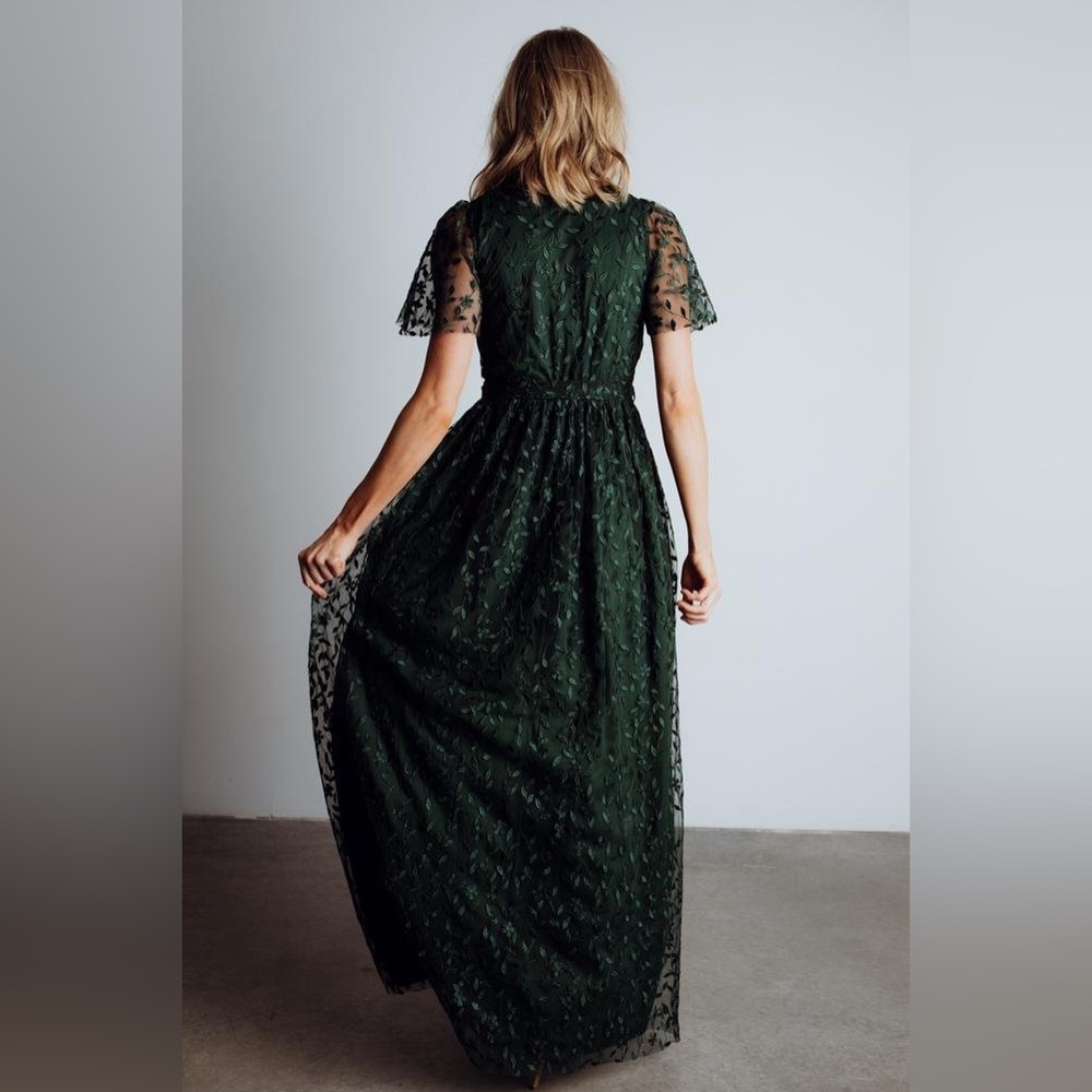 Forest green floral dress size medium. Worn once to be tried on. - Picture 4 of 6